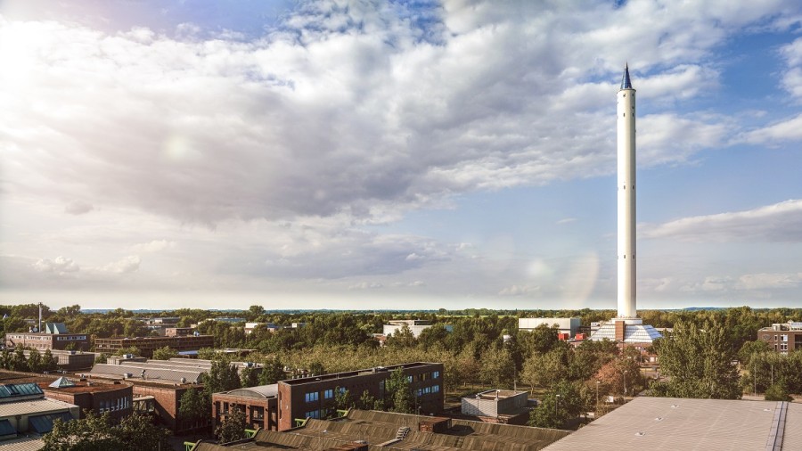 Panorama mit Blick auf den Fallturm